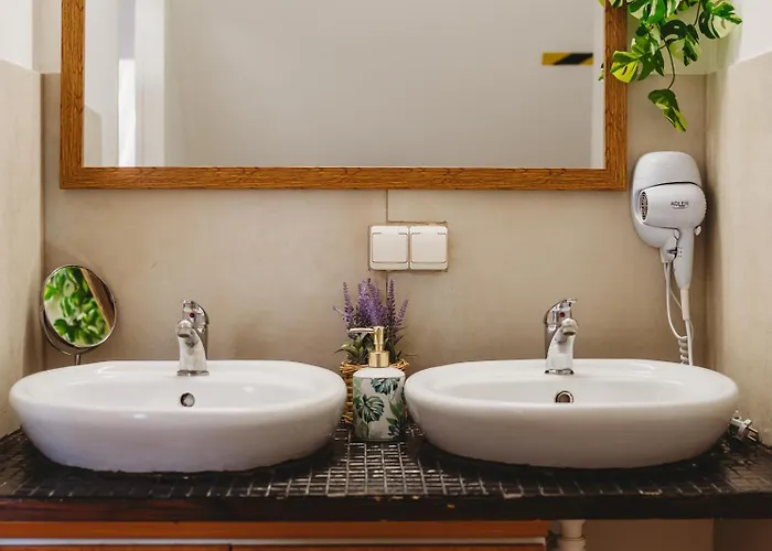 Unique 2 Bedroom In The Old Town *