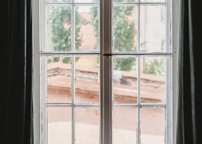 Unique 2 Bedroom In The Old Town