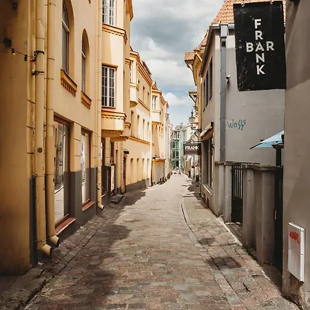 Attractive 2 Bedroom In The Old Town *