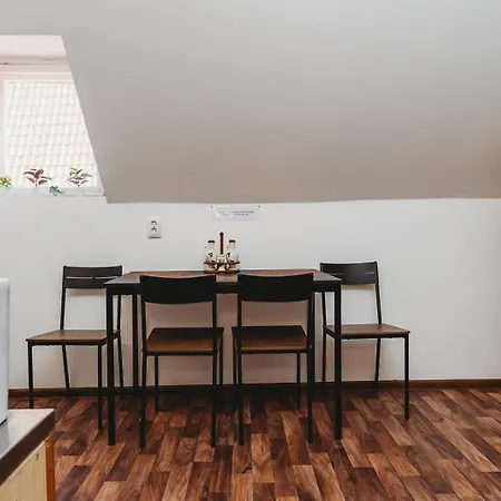 Attractive 2 Bedroom In The Old Town *