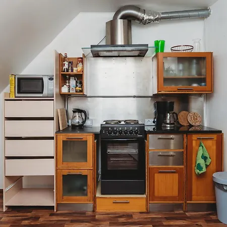 Attractive 2 Bedroom In The Old Town Apartment *